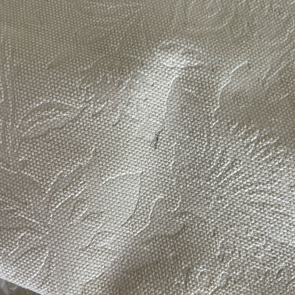 VICTORIA'S SECRET OFF WHITE BAG W/ PURPLE FLORAL SCARF NEW WITH TAGS "FLAW" - Picture 15 of 16